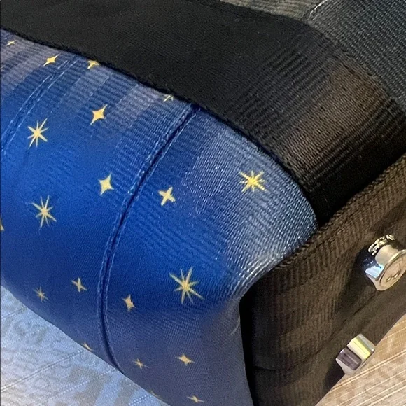 Harveys Disney Peter Pan Blue Tote Bag💙PRICE FIRM - Picture 6 of 11